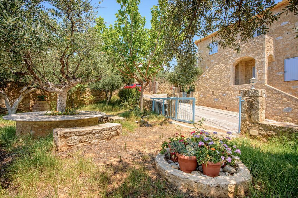 Orfea'S Place Riglia Exterior photo